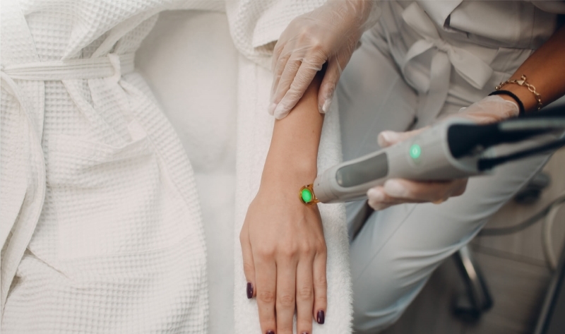 قبل از خواندن این مطلب دستگاه لیزر مو نخرید!-ام تی لیزر