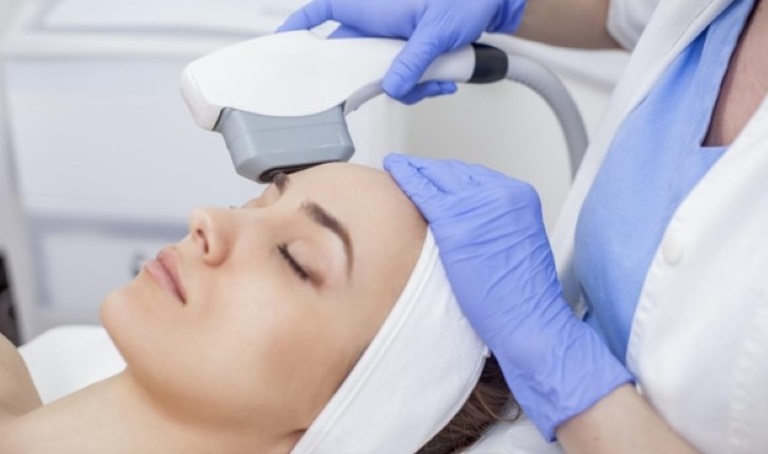 7+1 نکته ای که درمورد دستگاه هایفوتراپی باید بدانید – ام تی لیزر